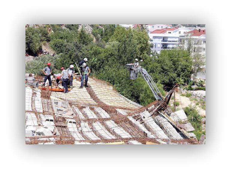 antalyada-insaatin-catisi-coktu-3-isci-yaralandi-2--yeniden_6790_dhaphoto3